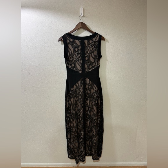 Elegant Lace Black and Cream Dress - Picture 4 of 7